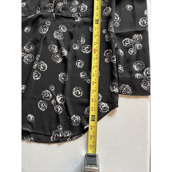 Ann Taylor Size XS Black Floral V Neck Silky 100% Polyester Long Sleeve blouse - Picture 9 of 11